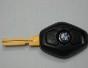 CHIA KHÓA REMOTE BMW